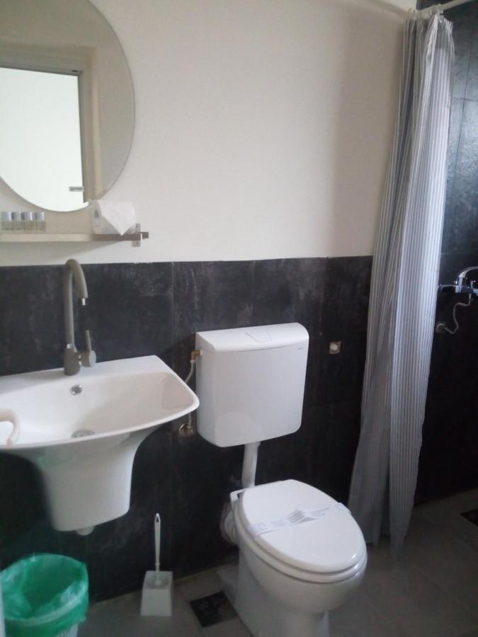 Hunedoara Sport Confort Hotel Exteriör bild